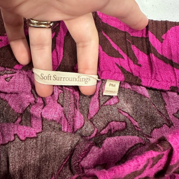 Soft Surroundings Women Oceo Gauze Wide-Leg Tropical Fuschia Pants - Picture 5 of 5